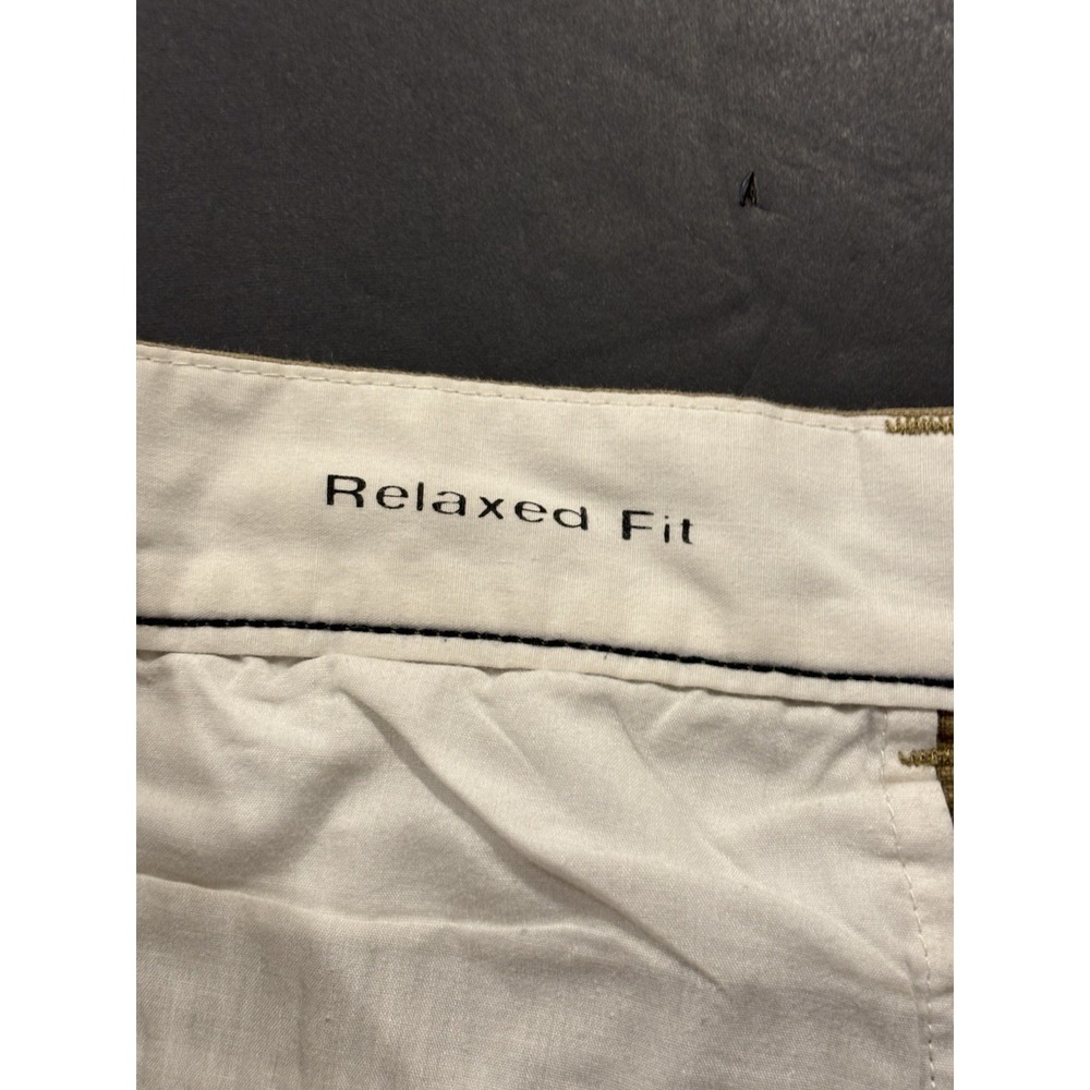 Roundtree And Yorke Casuals - Men's Khaki Shorts - Size 42W - Picture 5 of 11